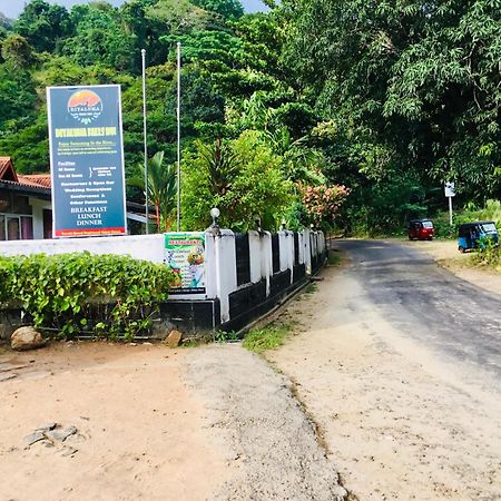 Diyaluma Falls Inn Koslanda Exterior photo